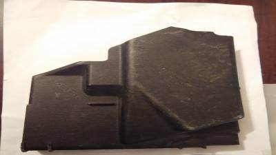 Справа от ног водителя.jpg